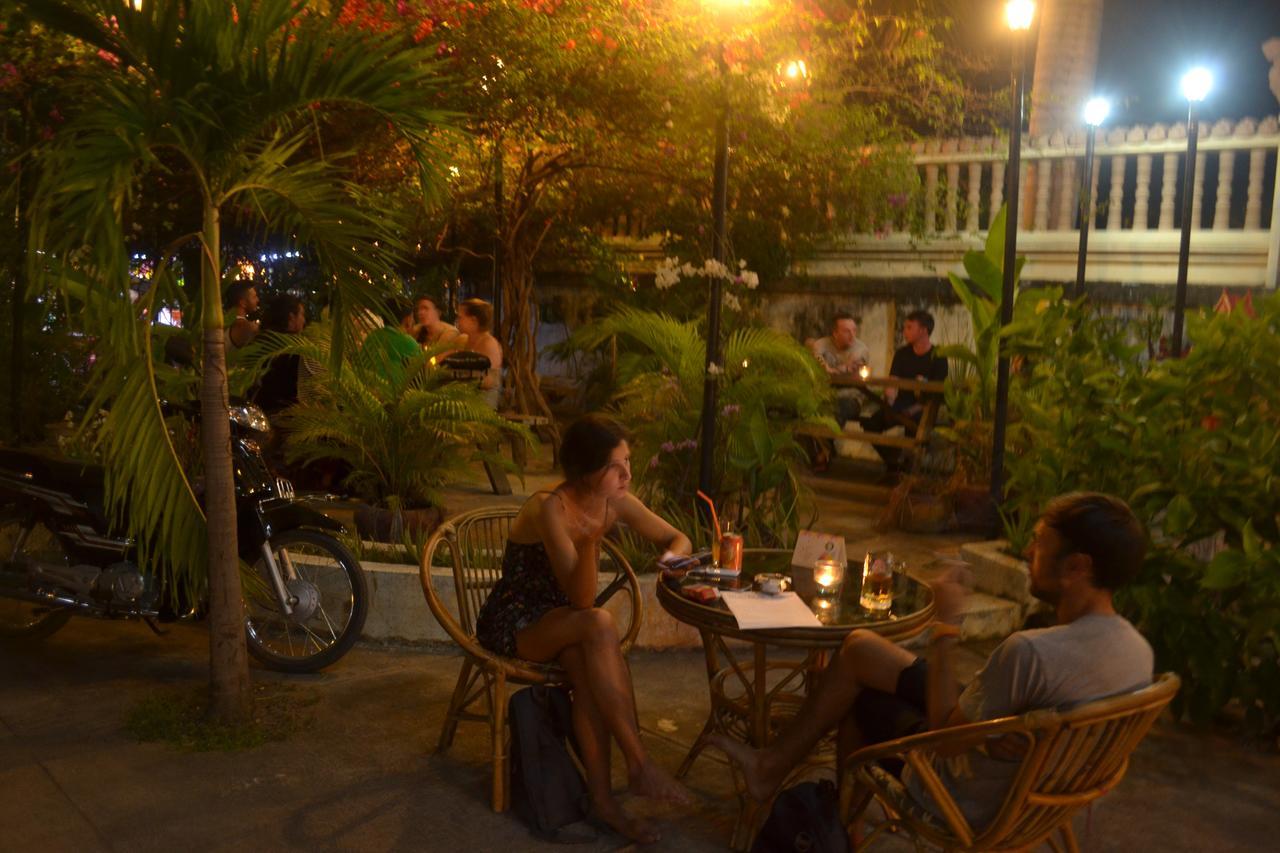 Here Be Dragons Battambang Exterior photo